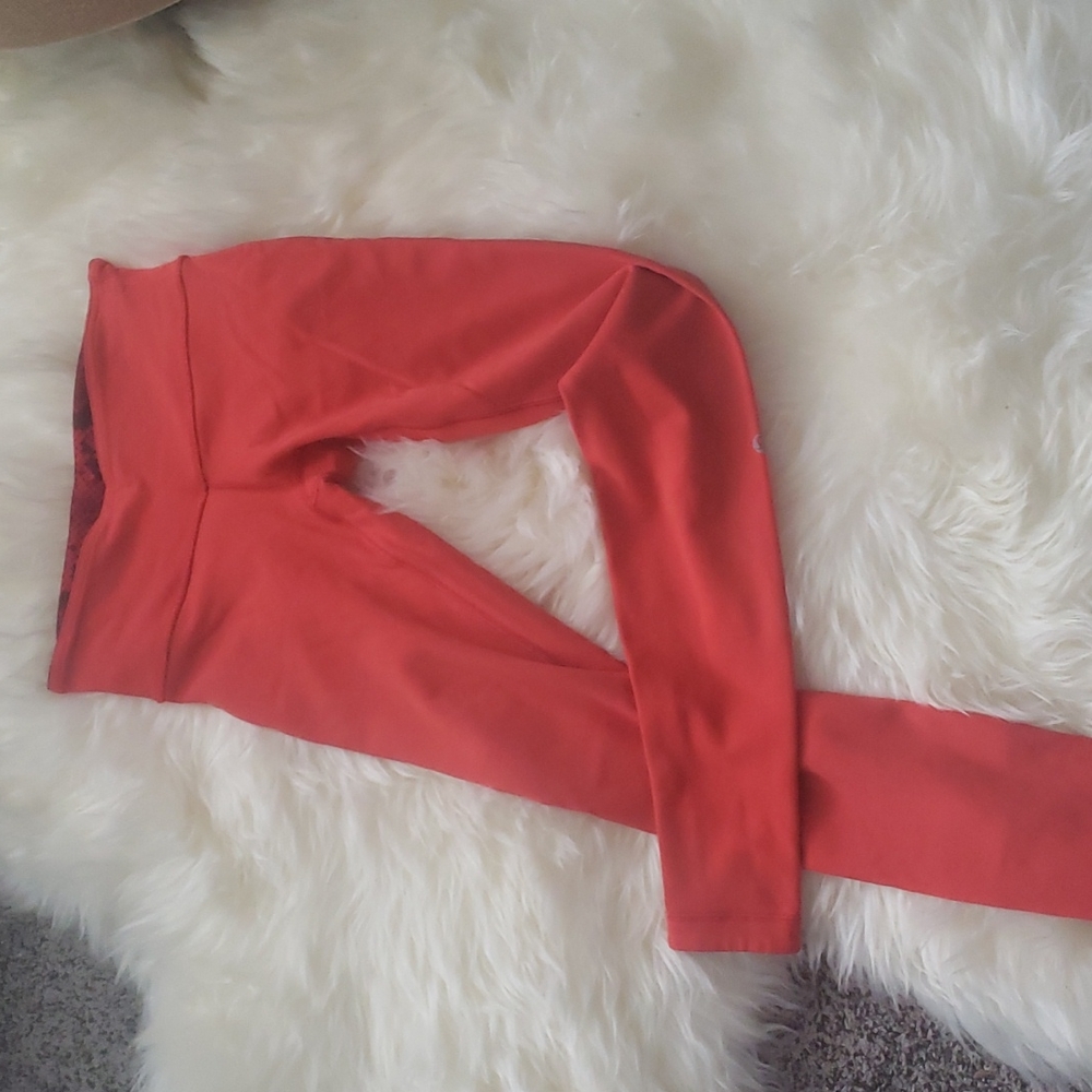 Lululemon Wunder Under Coral Snakeskin Reversible Leggings Size 6